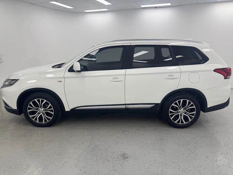 2018 Mitsubishi Outlander ZL ES White Constant Variable SUV62936659005569114