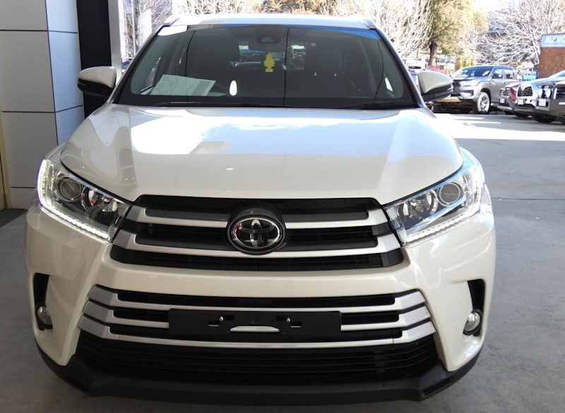 2018 Toyota Kluger GSU50R GXL (4x2) Crystal Pearl 8 Speed Automatic Wagon62939537761538113