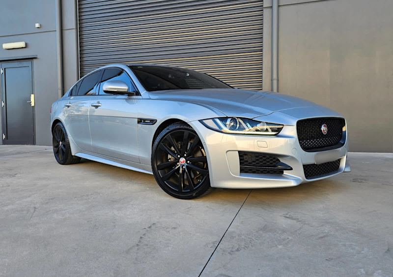 2015 Jaguar XE 20d R-SPORT 2.0L Turbo Diesel Sedan - 8 SPEED AUTOMATIC - LOW KILOMETERS62935688516481112