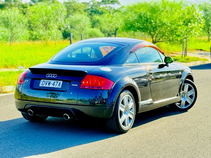 2004 Audi TT Quattro Black 6 Speed Manual Coupe62882732050434112