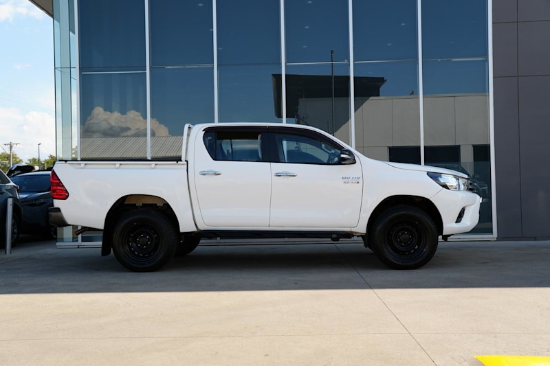 2017 Toyota Hilux GUN126R SR (4x4) Glacier White 6 Speed Manual Dual Cab Utility62935693184898111