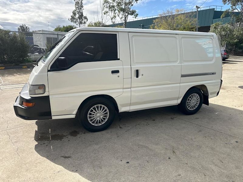 2009 Mitsubishi Express SJ MY09 SWB White 5 Speed Manual Van62934704660994113
