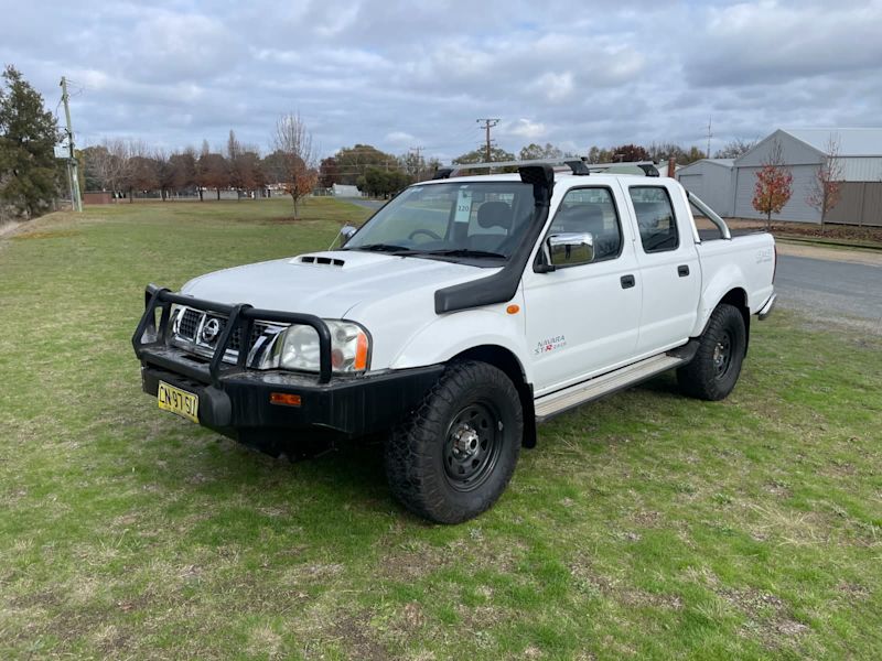 2014 NISSAN NAVARA ST-R (4x4)63437623523970112
