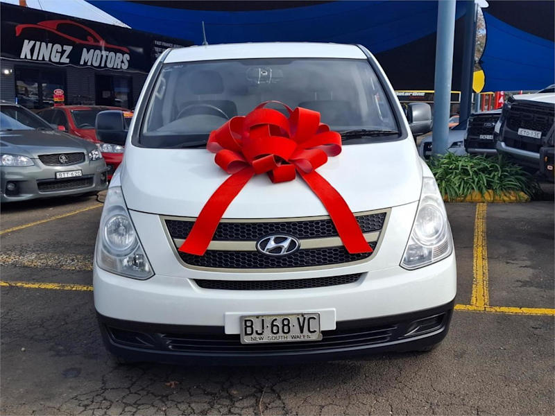 2010 Hyundai iLOAD TQ-V White 5 Speed Sports Automatic Van62937626357891111