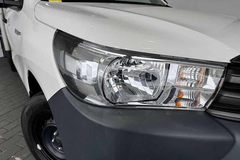 2022 Toyota Hilux TGN121R Workmate 4x2 Glacier White 6 Speed Sports Automatic Cab Chassis62936661110915111