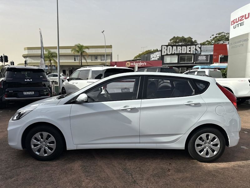 2016 Hyundai Accent RB4 MY16 Active White 6 Speed CVT Auto Sequential Hatchback62933713121666113