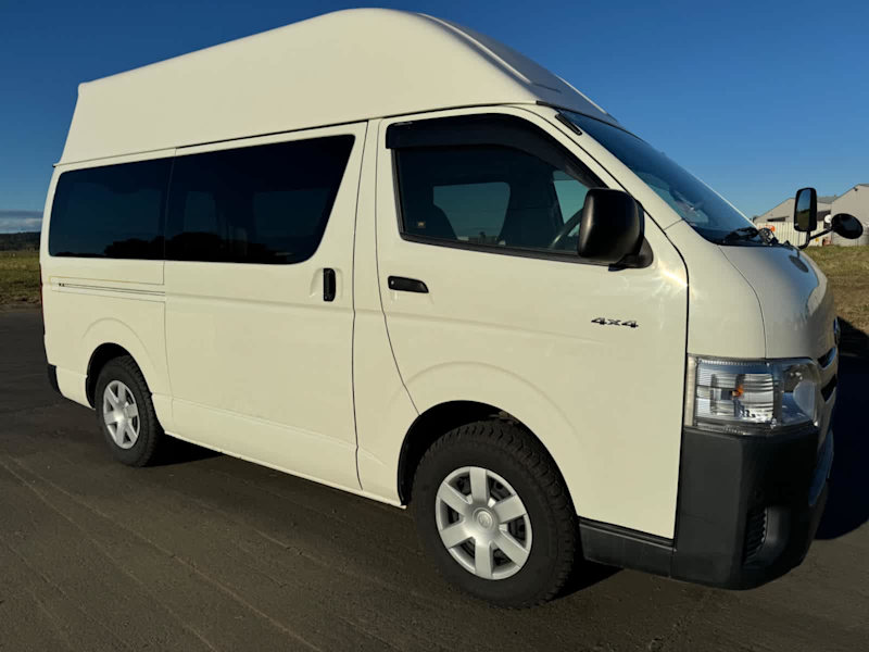 2018 TOYOTA Hiace LWB ***4WD!!!*** super high roof! Diesel 2.8 auto!629356834234891119