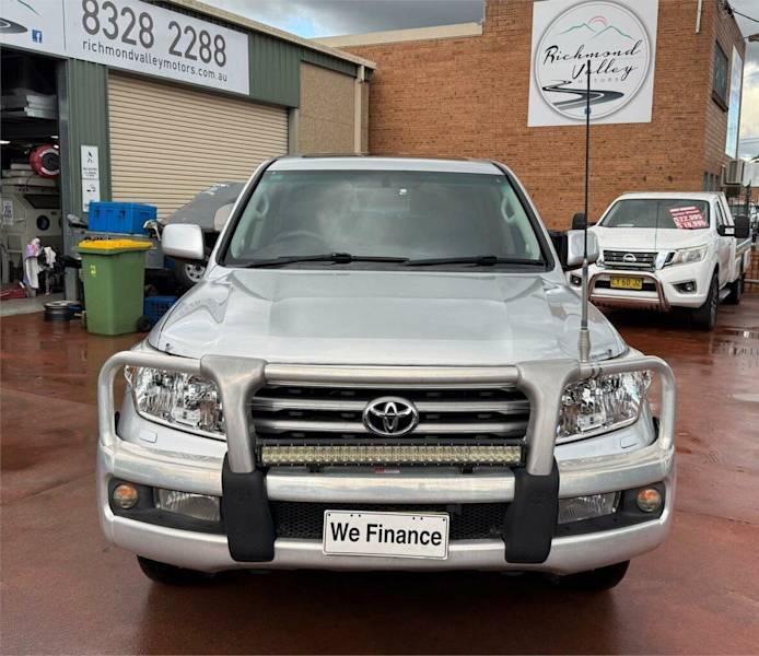 2008 Toyota Landcruiser VDJ200R Sahara (4x4) Silver 6 Speed Automatic Wagon62933712528385112