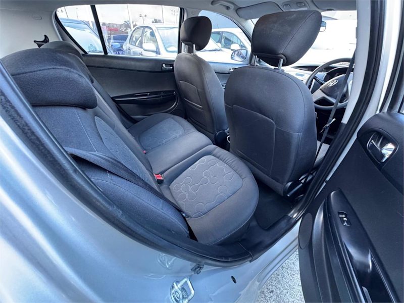 2012 Hyundai i20 PB MY12 Active Silver, Chrome 4 Speed Automatic Hatchback62936663709443114
