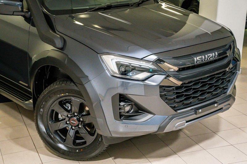 2025 Isuzu D-MAX RG MY24 X-TERRAIN Crew Cab Grey 6 Speed Sports Automatic Utility62882736580353111
