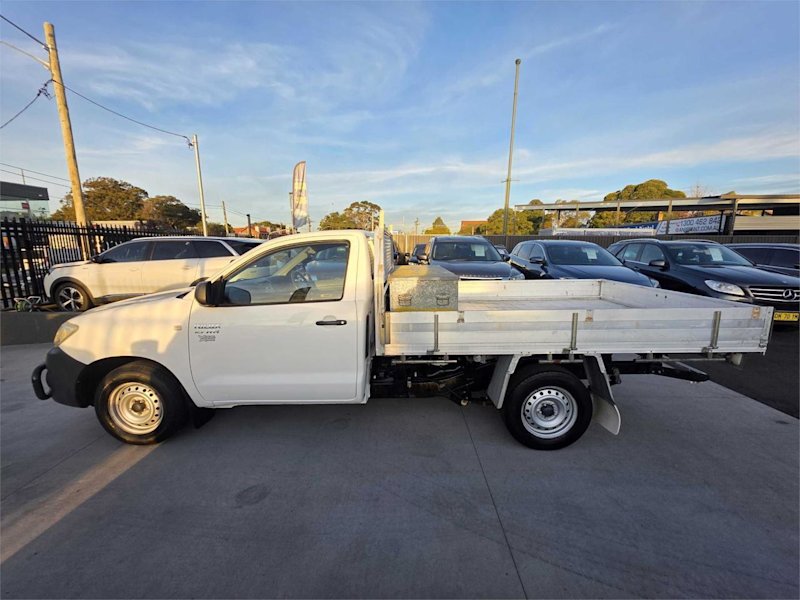 2009 Toyota Hilux TGN16R MY10 Workmate 4x2 White 4 Speed Automatic Cab Chassis62935689315971113