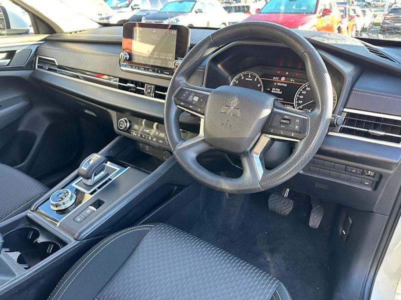 2023 Mitsubishi Outlander ZM MY24 ES 2WD White 8 Speed Constant Variable Wagon62934705714945114