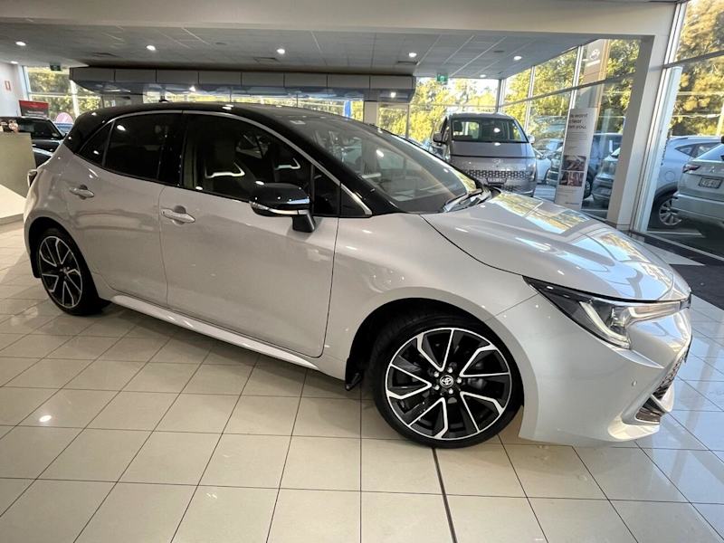 2020 Toyota Corolla Mzea12R ZR Silver Continuous Variable Hatchback62936663732353113