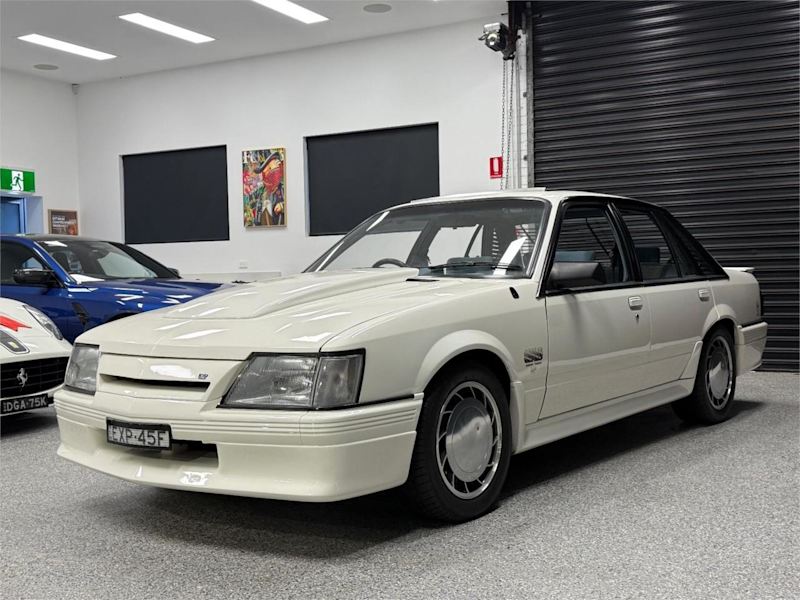 1985 Holden Commodore VK SS White 5 Speed Manual Sedan62934702642817111