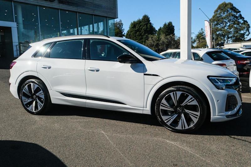 2024 Audi Q8 E-Tron GE MY24 55 e-quattro Launch Edition White 1 Speed Reduction Gear Wagon62933708886529114