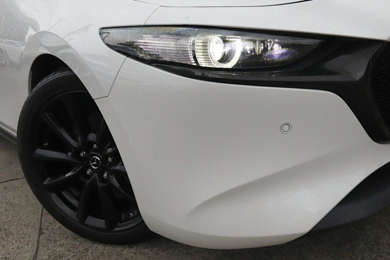 2022 Mazda 3 300P G25 Astina Snowflake White Pearl 6 Speed Automatic Hatchback62936663524481111