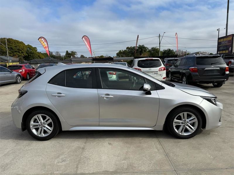 2018 Toyota Corolla Mzea12R Ascent Sport Silver, Chrome Continuous Variable Hatchback62933710961025111