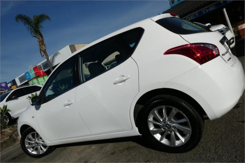2015 Nissan Pulsar C12 Series 2 ST White Continuous Variable Hatchback62933712663042114