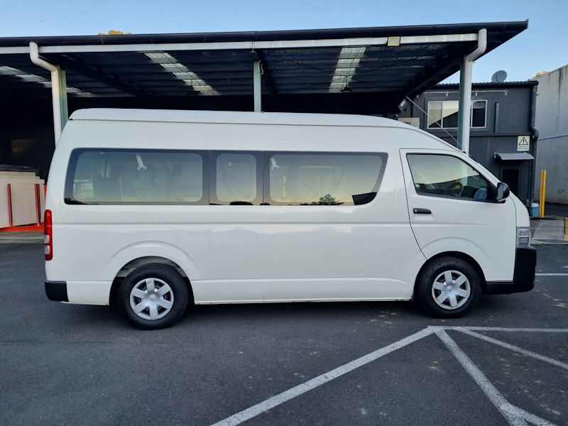 2018 TOYOTA HIACE COMMUTER62885349313538112