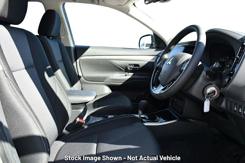 2017 Mitsubishi Outlander ZK MY17 LS 4WD Safety Pack Platinum Silver 6 Speed Constant Variable Wagon62934705287041114