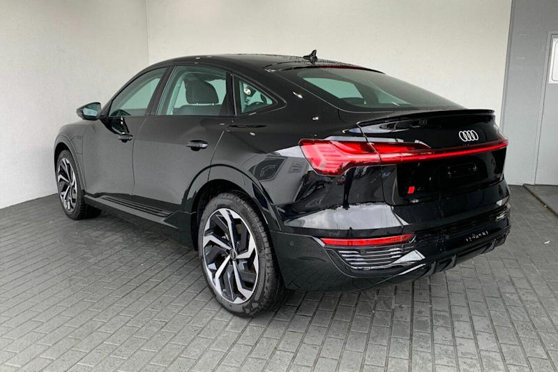 2024 Audi Q8 E-Tron GE MY24 55 Sportback e-quattro Mythos Black (0e0e) 1 Speed Reduction Gear Wagon62935683657346113