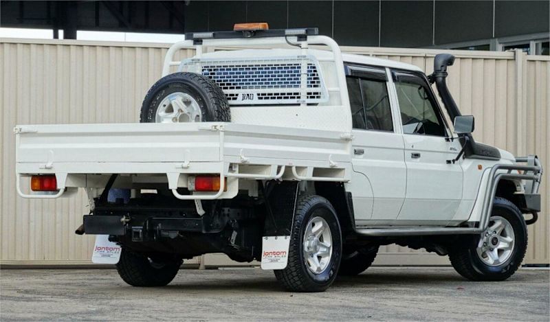 2017 Toyota Landcruiser LC70 VDJ79R MY17 GXL (4x4) White 5 Speed Manual Double Cab Chassis62938583177987111