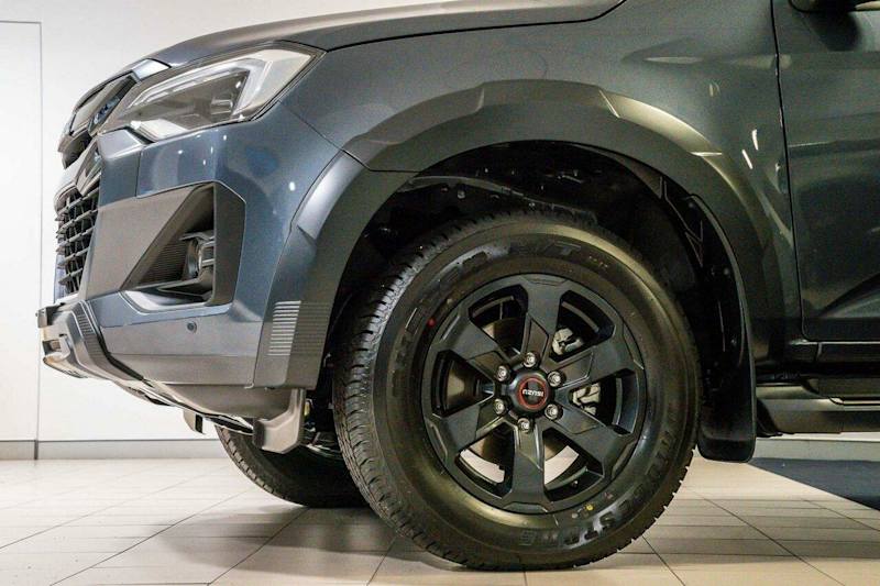 2025 Isuzu D-MAX RG MY24 X-TERRAIN Crew Cab Grey 6 Speed Sports Automatic Utility62882736580353113