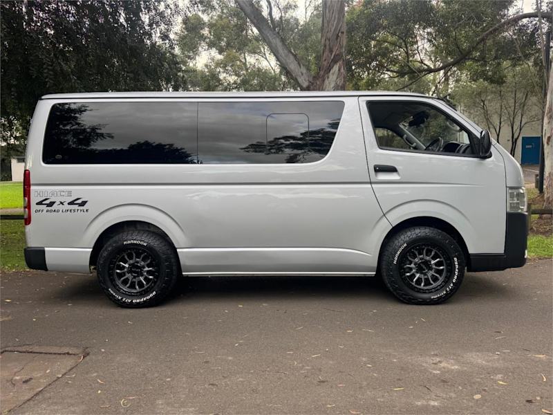 2020 Toyota HiAce GDH206R MY20 UPGRADE 2020 DX-GL 4WD 6 Seater 4WD 6 Seater Silver Automatic62935692466818113