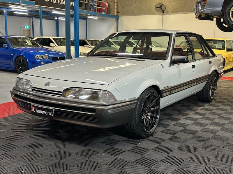 1986 Holden Commodore VL SL White 5 Speed Manual Sedan628827331861771125