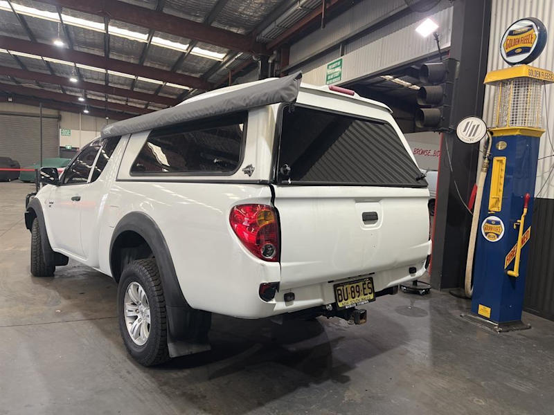 2012 Mitsubishi Triton MN MY13 GLX (4x4) White 5 Speed Manual Club Cab Utility62936663766657112