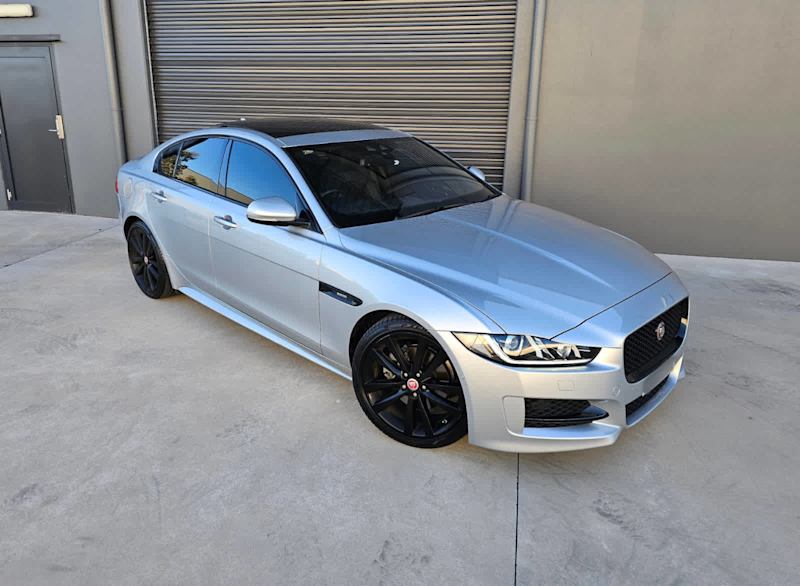 2015 Jaguar XE 20d R-SPORT 2.0L Turbo Diesel Sedan - 8 SPEED AUTOMATIC - LOW KILOMETERS62935688516481111