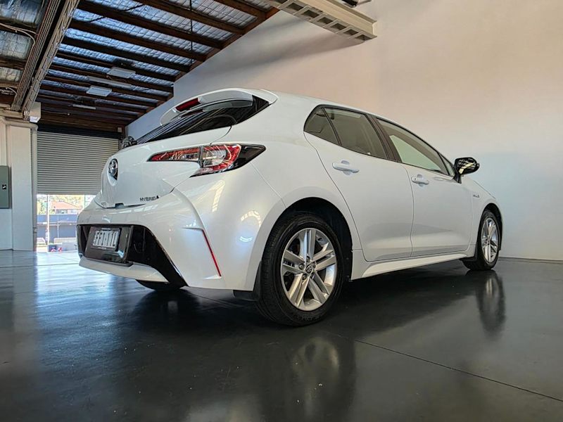 2021 Toyota Corolla ZWE211R Ascent Sport Hybrid Hatchback 5dr E-CVT 1sp 1.8i/53k Pearl White62933712207746114