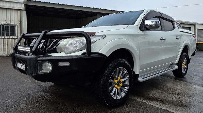 2017 Mitsubishi Triton MQ MY17 GLS Double Cab White 5 Speed Sports Automatic Utility62939538564737112
