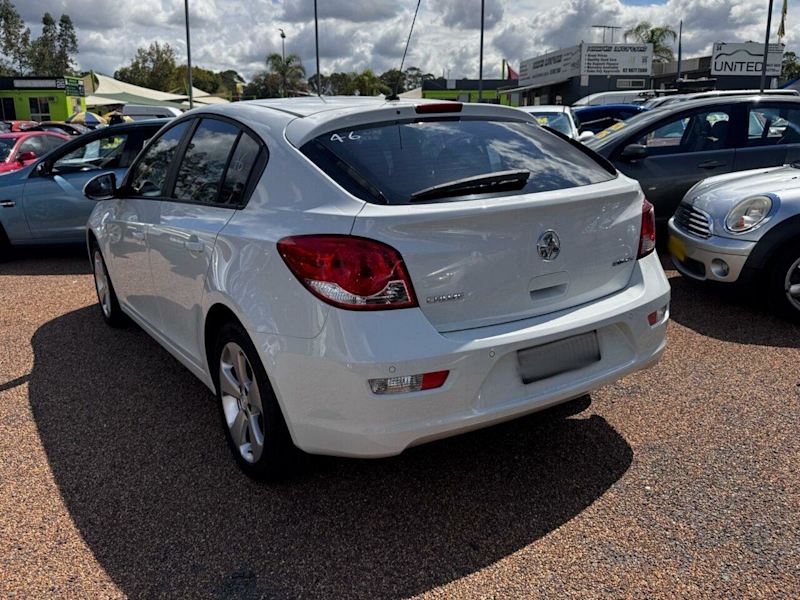 2014 Holden Cruze JH Series II MY14 Equipe White Pearl 6 Speed Sports Automatic Hatchback62933707532417114
