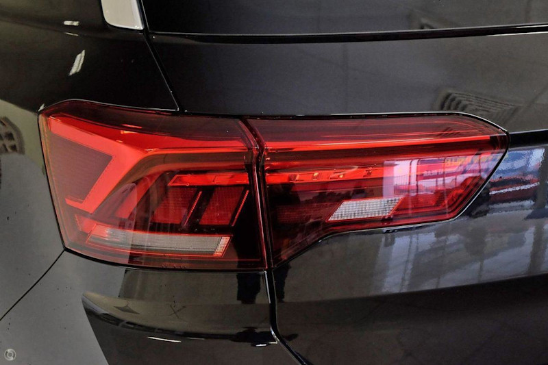 2025 Volkswagen T-ROC D11 MY25 140TSI DSG 4MOTION R-Line Deep Black Pearl Effect - With 7 Speed62937625961858112