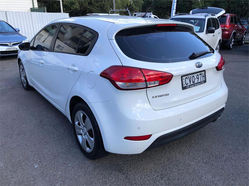 2014 Kia Cerato YD MY15 S White 6 Speed Sports Automatic Hatchback62886406461057112