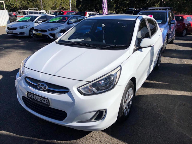 2017 Hyundai Accent RB4 MY17 Active White 6 Speed Constant Variable Hatchback62882766476290113