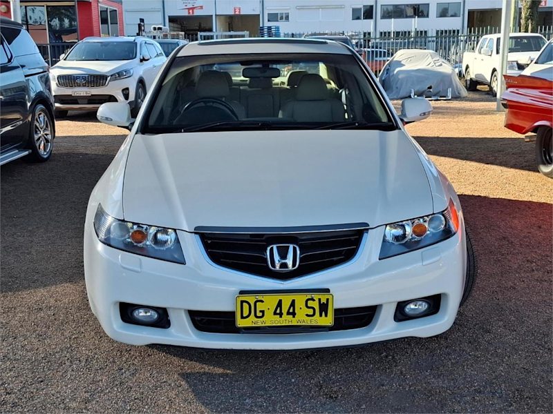 2005 Honda Accord Euro CL Luxury White 5 Speed Automatic Sedan62933706805123111