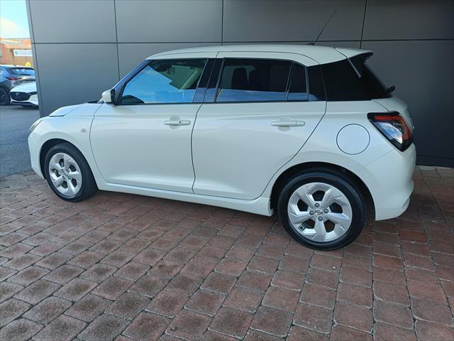 2024 Suzuki Swift Hybrid Plus White Automatic Hatchback62937625468546112