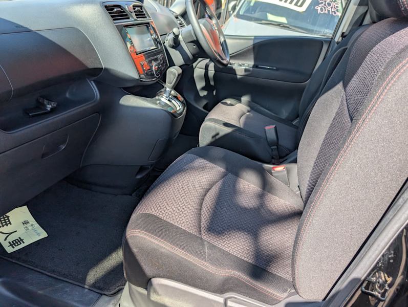 2013 NISSAN SERENA 8 seats62882768428931113