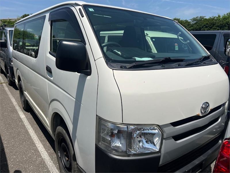 2015 Toyota HiAce TOYOTA HIACE 2015 White 5 Speed Manual62933710954754110