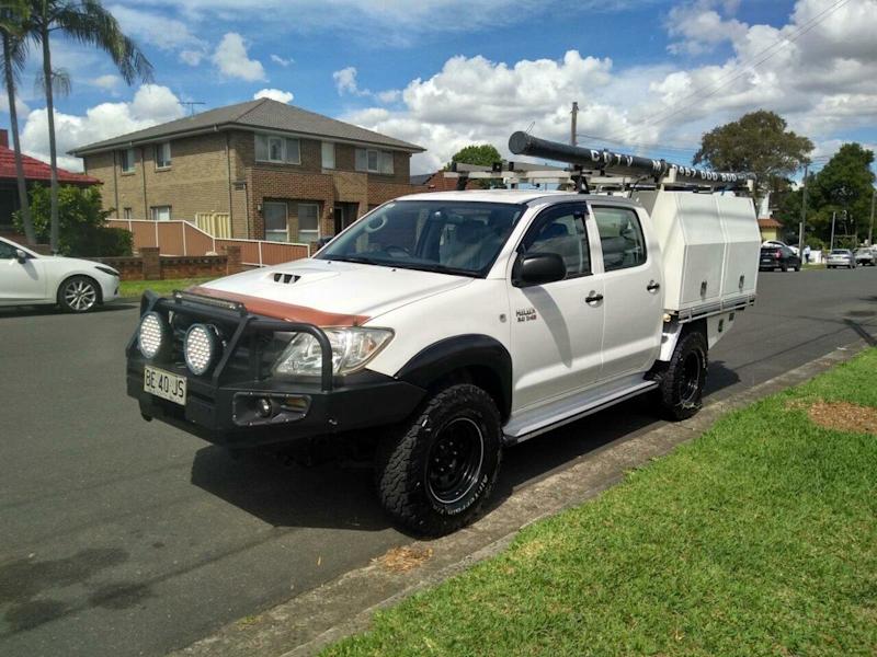 2009 Toyota Hilux KUN26R MY09 SR White 5 Speed Manual Cab Chassis62937626232066112