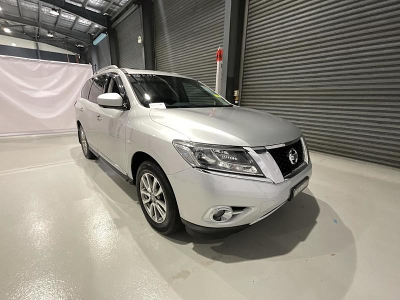 2015 Nissan Pathfinder R52 ST-L (4x2) Silver Continuous Variable Wagon62934706148353110