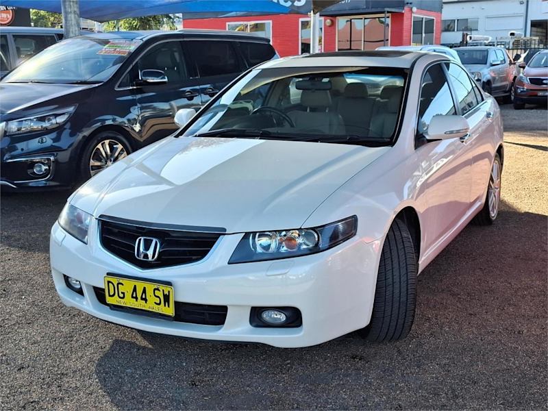 2005 Honda Accord Euro CL Luxury White 5 Speed Automatic Sedan62933706805123112