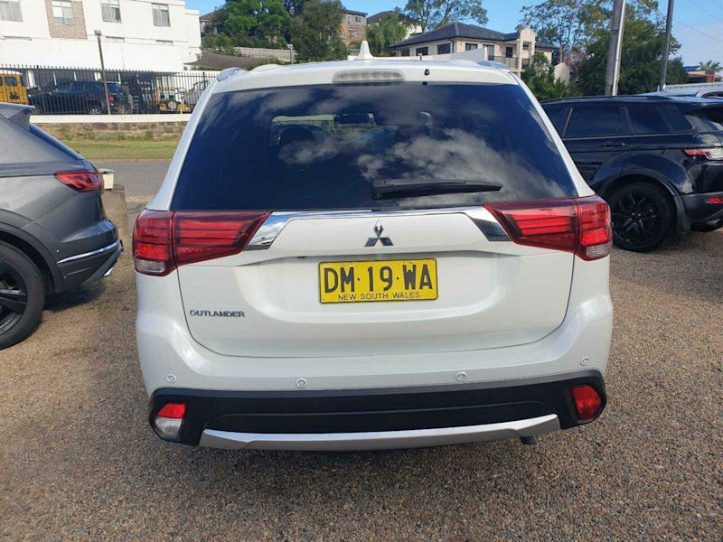 2017 Mitsubishi Outlander ZK MY17 LS (4x2) 7 SEATS White Continuous Variable Wagon62932712546817113