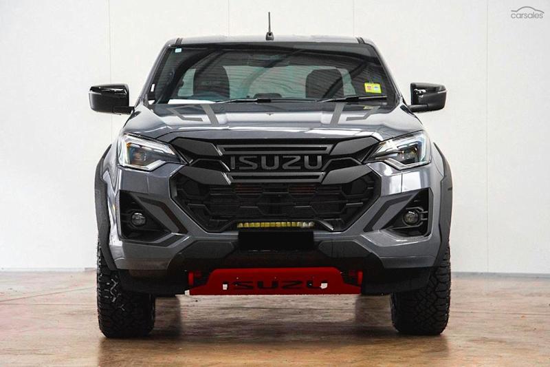 2025 Isuzu D-MAX RG MY24 BLADE Crew Cab Grey 6 Speed Sports Automatic Utility62882737452801111