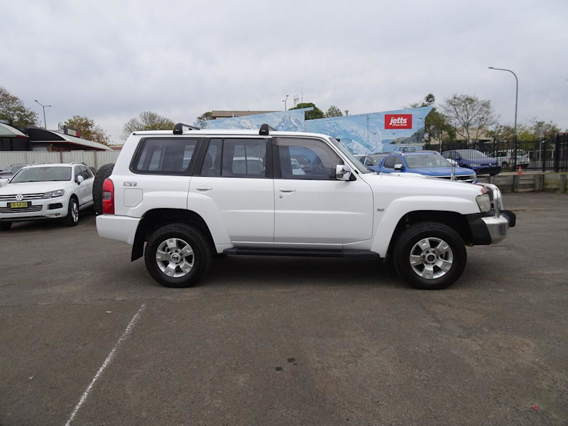 2004 Nissan Patrol GU IV MY05 ST-L White 4 Speed Automatic Wagon62934704446593114