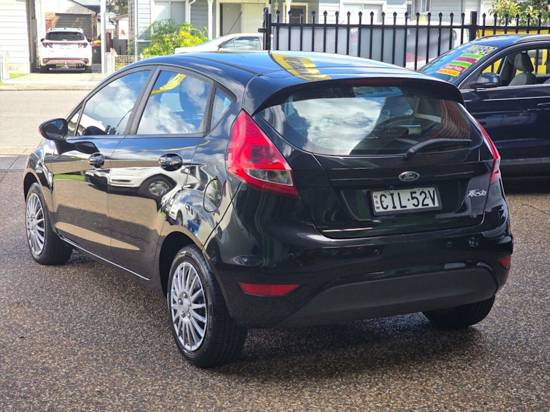 2012 Ford Fiesta WT CL Black 6 Speed Automatic Hatchback62882726285570112
