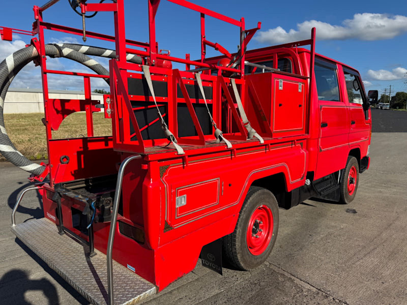 1996 TOYOTA 4WD Fire-Truck, 10k kms, diesel, 4X4!!62935683912962111