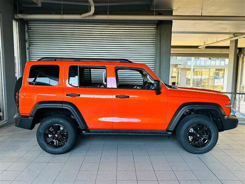 2025 GWM Tank 300 LUX Petrol Orange 8 Speed Automatic Wagon62935691065731114